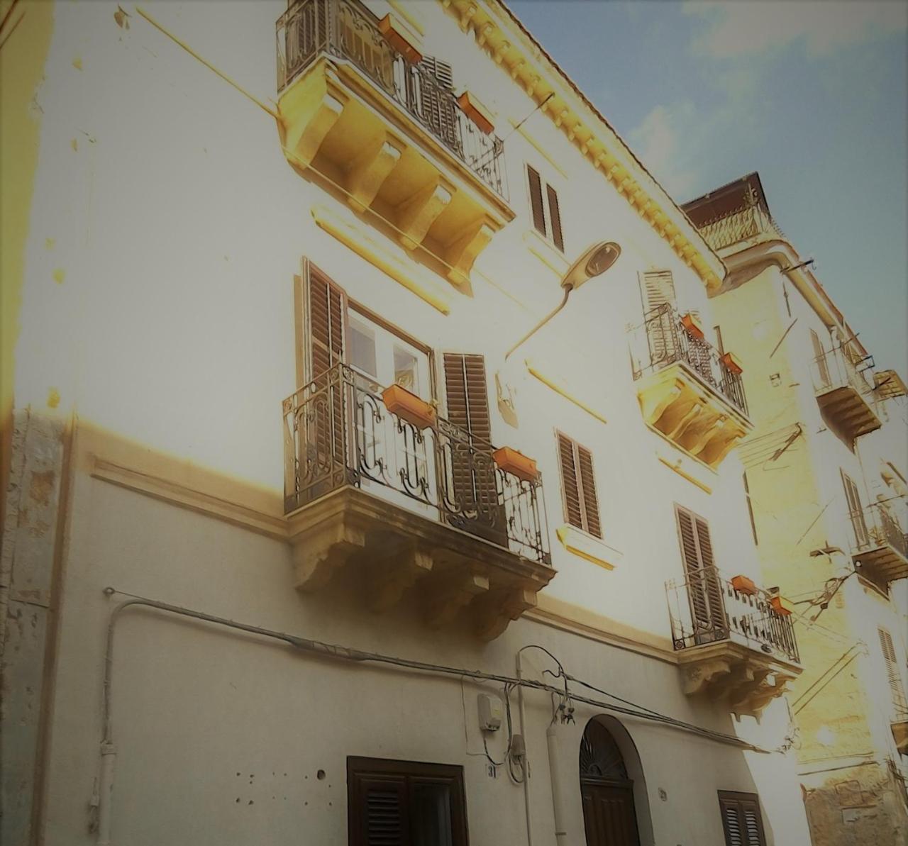 Bed&book Palazzo Cutelli Bed and breakfast 3*